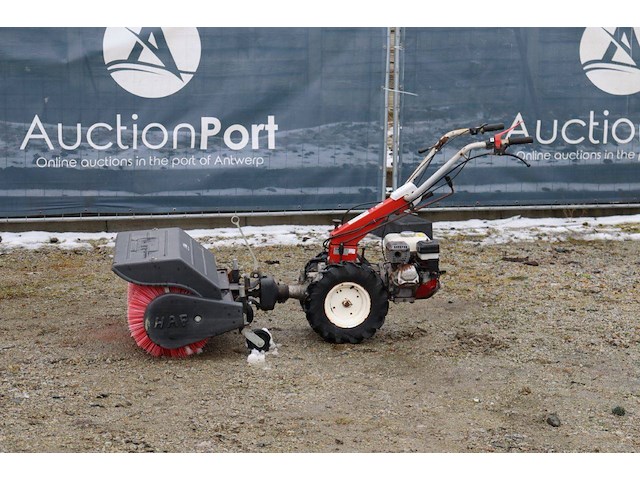 Veegmachine emak mtc-brik1 benzine 4kw 2010 - afbeelding 1 van  1