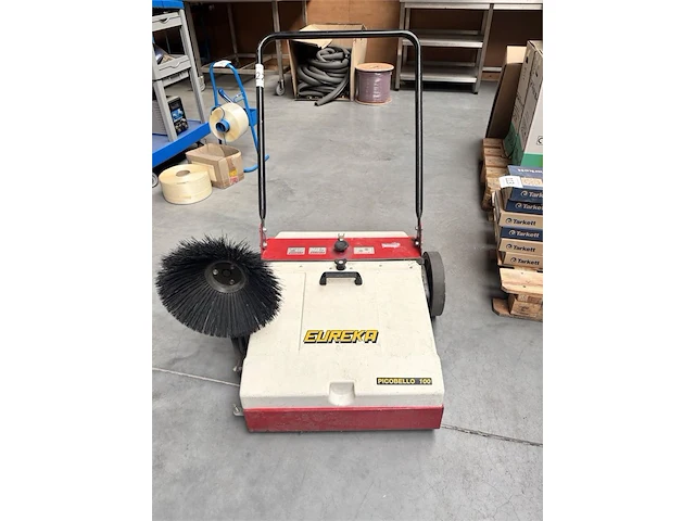 Veegmachine eureka picobello 100 - afbeelding 1 van  4