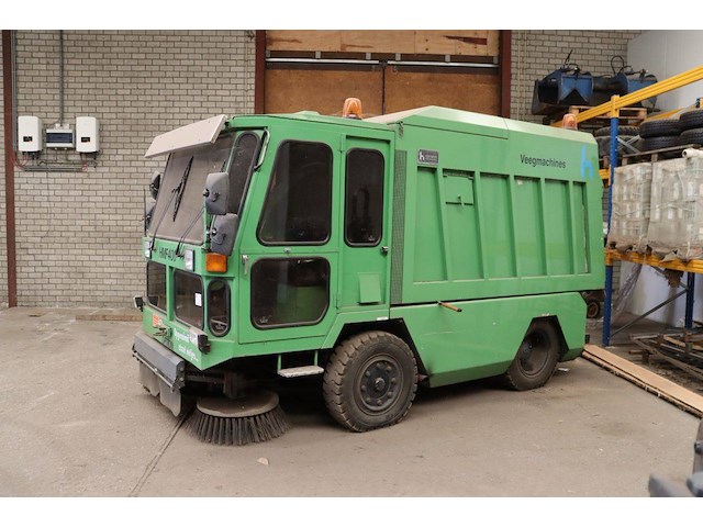 Veegmachine hofmans hmf400 diesel - afbeelding 1 van  1