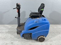 Veegmachine ip cleaning 712 et rider - afbeelding 1 van  7