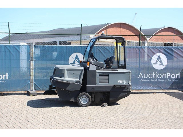 Veegmachine kärcher km150/500rd diesel 18.6kw 2016 - afbeelding 1 van  1