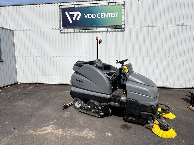 Veegmachine karcher professional r 120 elektrisch - afbeelding 1 van  1