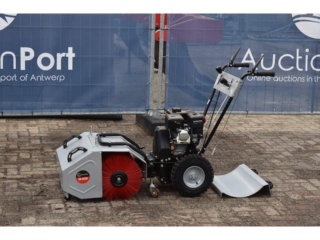 Veegmachine lumag km-600n benzine nieuw - afbeelding 1 van  1