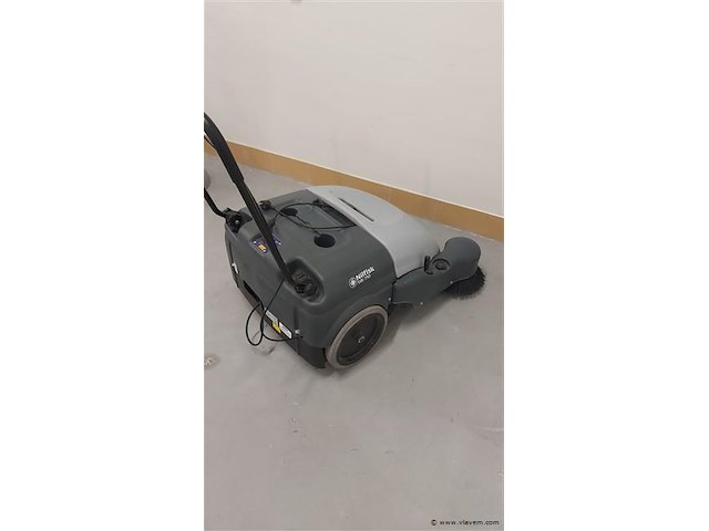 Veegmachine nilfisk sw 750 - afbeelding 1 van  1