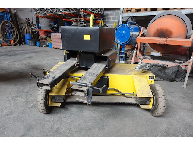 Veegmachine opzet heftruck - afbeelding 1 van  11