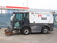 Veegmachine schmidt compact 200 diesel 62kw 2011 - afbeelding 1 van  1