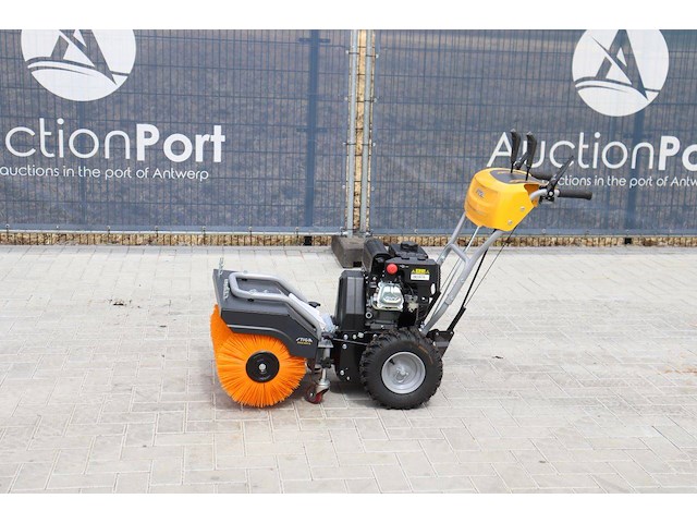 Veegmachine stiga sws 600g benzine 4.4kw nieuw - afbeelding 1 van  1