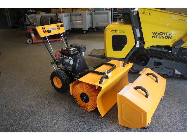 Veegmachine sweeper fs-800 benzine nieuw - afbeelding 1 van  1
