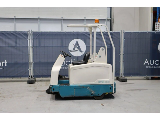 Veegmachine tennant 6200 elektrisch 1.8kw 2017 - afbeelding 1 van  1