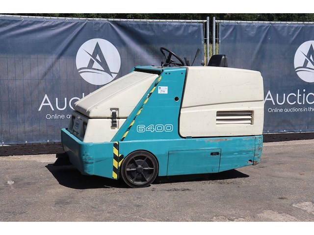 Veegmachine tennant 6400 diesel 12kw 2002 - afbeelding 1 van  1