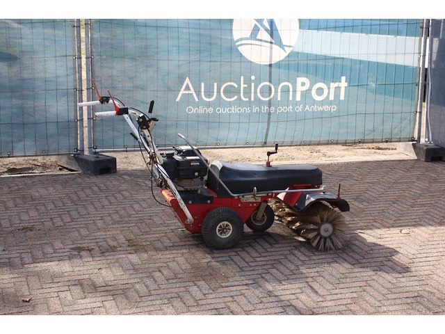 Veegmachine tuchel hkm 100 benzine 2006 - afbeelding 1 van  1