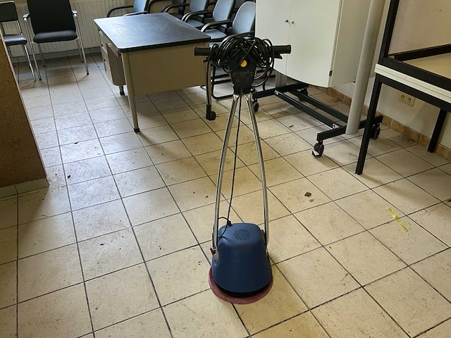 Veegmachine voor thuis - afbeelding 1 van  4