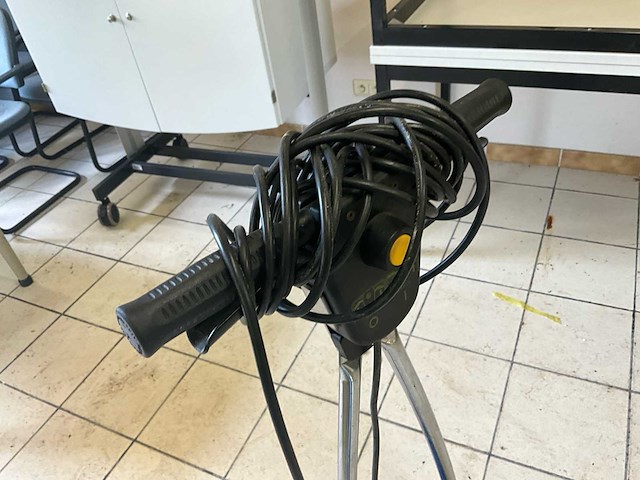 Veegmachine voor thuis - afbeelding 3 van  4