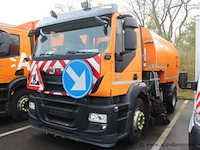 Veegwagen iveco ad440t/p, datum 1ste inschrijving 11/12/2013, km-stand laatste keuring 29/10/2026 96.673, euro eev