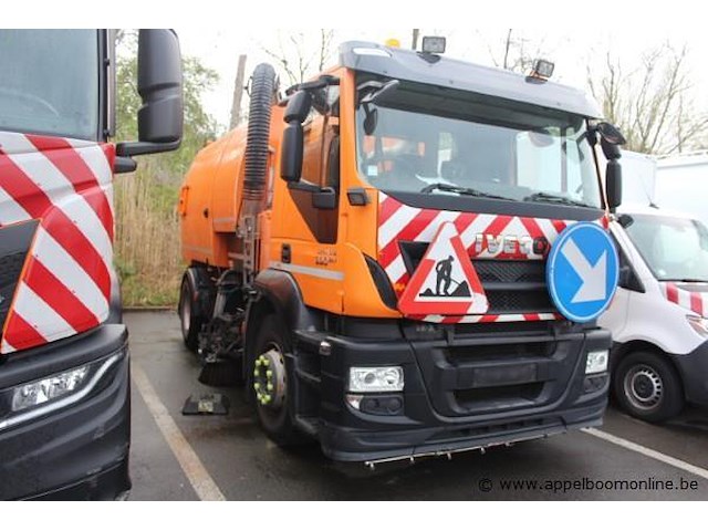 Veegwagen iveco ad440t/p, datum 1ste inschrijving 11/12/2013, km-stand laatste keuring 29/10/2026 96.673, euro eev - afbeelding 10 van  16