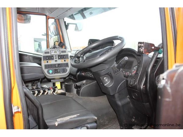 Veegwagen iveco ad440t/p, datum 1ste inschrijving 11/12/2013, km-stand laatste keuring 29/10/2026 96.673, euro eev - afbeelding 14 van  16