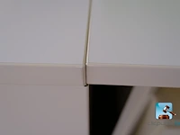 Veel kantoormeubilair en computerapparatuur - afbeelding 32 van  37