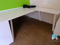 Veel kantoormeubilair en computerapparatuur - afbeelding 21 van  27