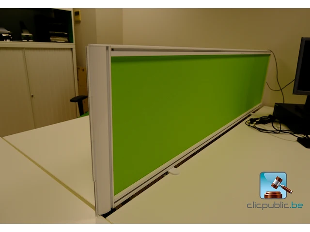 Veel kantoormeubilair en computerapparatuur - afbeelding 6 van  27