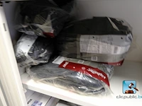 Veel kantoormeubilair en uitrusting - afbeelding 29 van  36