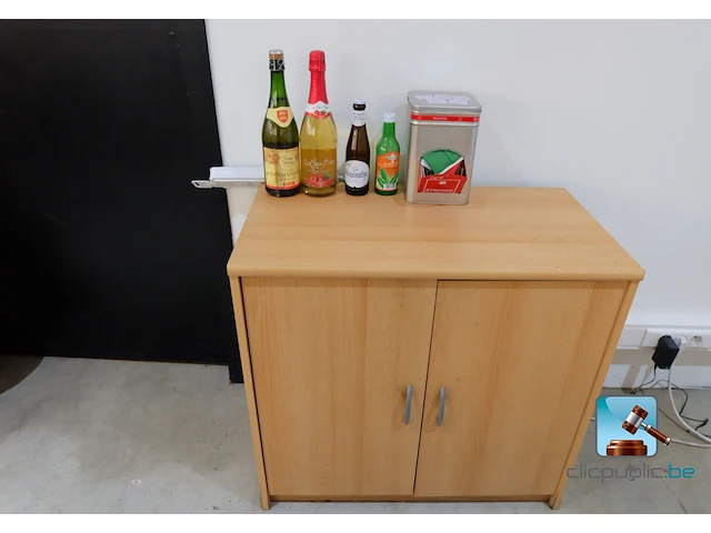 Veel meubels en huishoudelijke apparaten - afbeelding 6 van  48