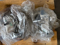 Veel nieuwe mechanische onderdelen van renault, toyota, stellantis en valeo turbo, intercoolers, starter, koppeling, motorafdichtingen, inlaatkasten, enzovoort. auto-onderdeel - afbeelding 3 van  11