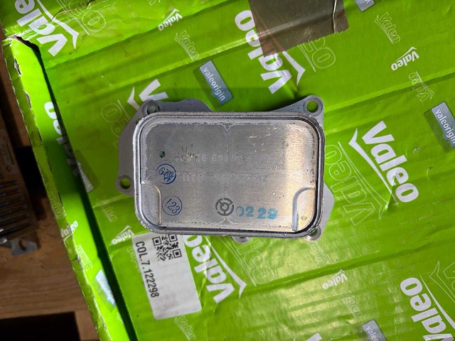 Veel nieuwe mechanische onderdelen van renault, toyota, stellantis en valeo turbo, intercoolers, starter, koppeling, motorafdichtingen, inlaatkasten, enzovoort. auto-onderdeel - afbeelding 5 van  11