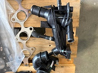 Veel nieuwe mechanische onderdelen van renault, toyota, stellantis en valeo turbo, intercoolers, starter, koppeling, motorafdichtingen, inlaatkasten, enzovoort. auto-onderdeel - afbeelding 9 van  11