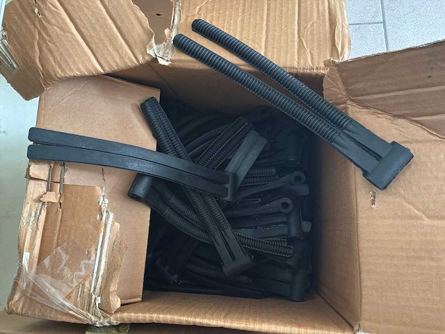 Veerachtige vingers en elastische banden - afbeelding 3 van  6