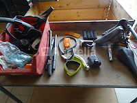 Veerboot met fietsaccessoires (zie foto's)