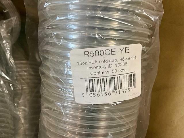 Vegware plastiek bekers met deksel recyclebaar - afbeelding 2 van  3