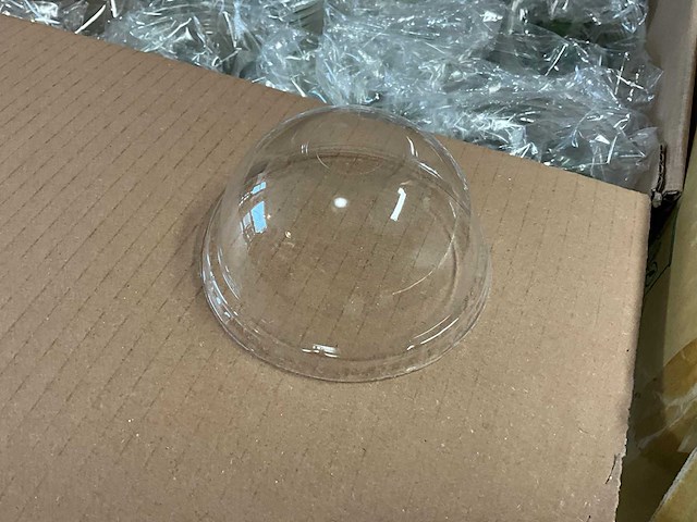 Vegware plastiek bekers met deksel recyclebaar - afbeelding 3 van  3