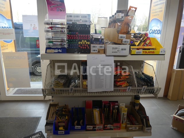 Veiligheidsbrillen, werkhandschoenen, knippers, enzovoort. - afbeelding 1 van  13