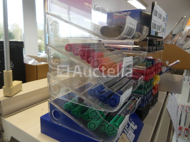 Veiligheidsbrillen, werkhandschoenen, knippers, enzovoort. - afbeelding 7 van  13