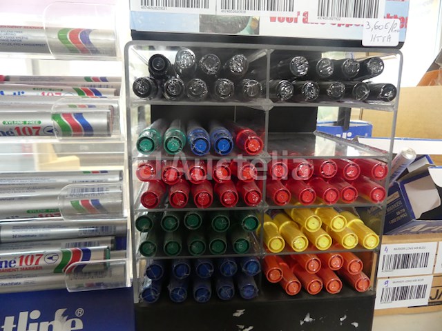 Veiligheidsbrillen, werkhandschoenen, knippers, enzovoort. - afbeelding 12 van  13