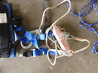 Veiligheidsharnas met accessoires - afbeelding 1 van  8