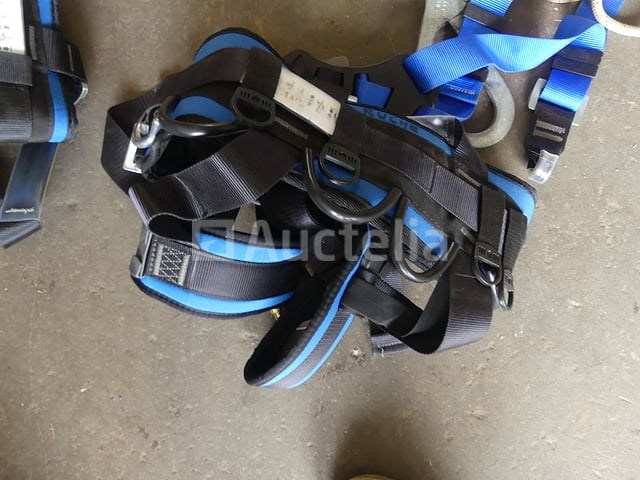 Veiligheidsharnas met accessoires - afbeelding 3 van  8