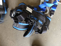 Veiligheidsharnas met accessoires - afbeelding 3 van  8