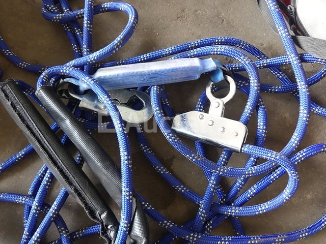 Veiligheidsharnas met accessoires - afbeelding 6 van  8