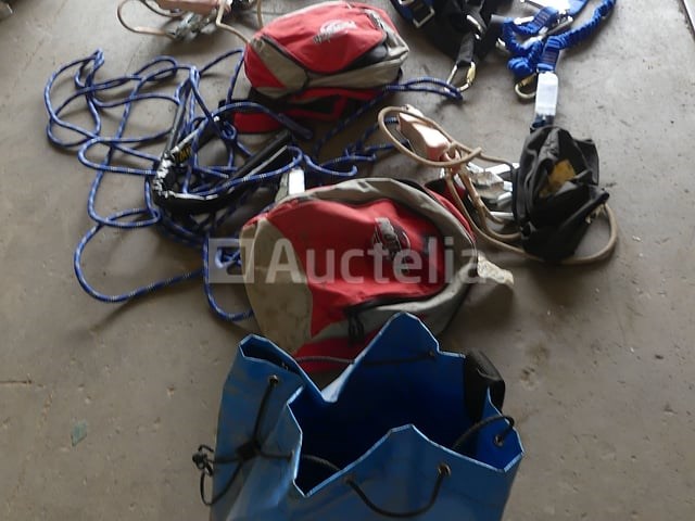 Veiligheidsharnas met accessoires - afbeelding 7 van  8