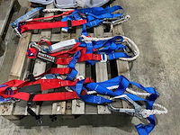 Veiligheidshelm en valbeveiliging (3x) - afbeelding 1 van  2