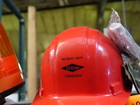 Veiligheidshelm, masker en veiligheidsbril - afbeelding 4 van  4