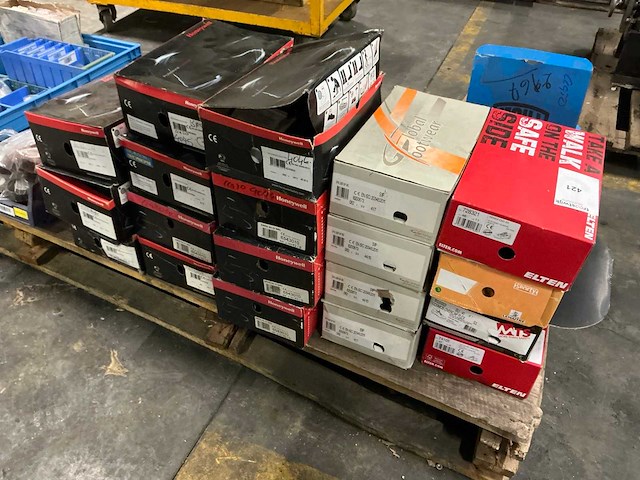 Veiligheidsschoenen (19x) - afbeelding 1 van  13