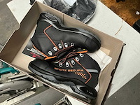 Veiligheidsschoenen en lashelm - afbeelding 2 van  6