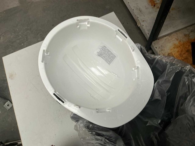 Veiligheidsschoenen en lashelm - afbeelding 4 van  6