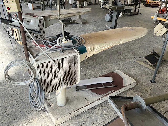 Veit perfekt hv en sw stoomstrijktafel (2x) - afbeelding 9 van  15