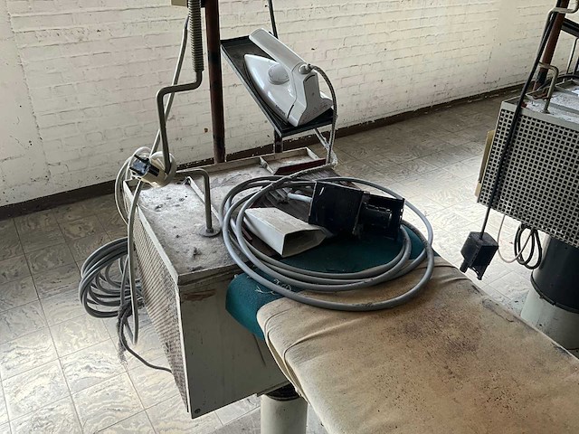 Veit perfekt hv en sw stoomstrijktafel (2x) - afbeelding 12 van  15