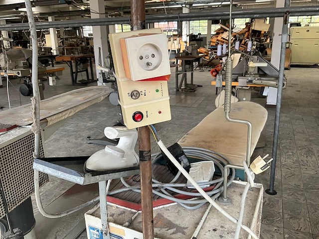 Veit perfekt hv en sw stoomstrijktafel (2x) - afbeelding 13 van  15