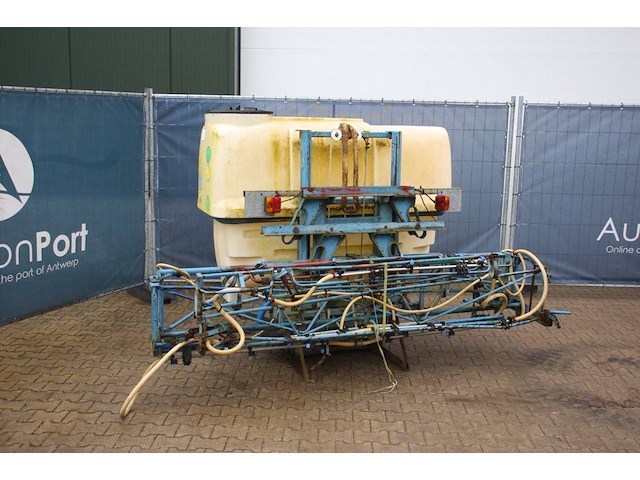 Veldspuit allaeys 1200l met 18m boom - afbeelding 1 van  1