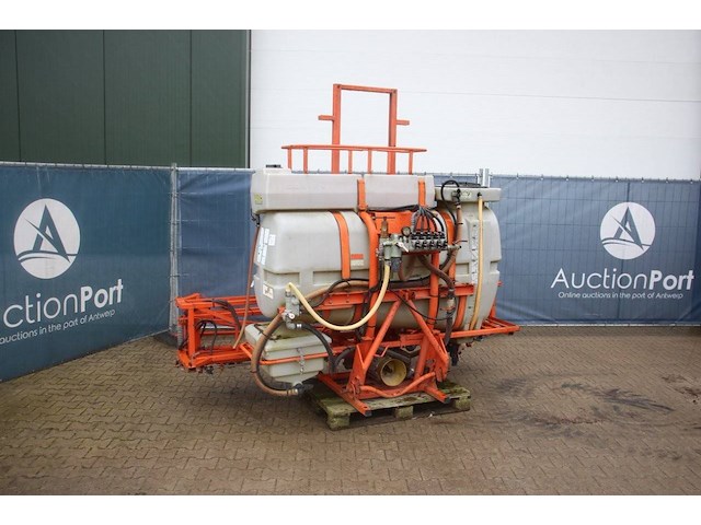 Veldspuit douven 800l 1990 met 15m boom - afbeelding 1 van  1